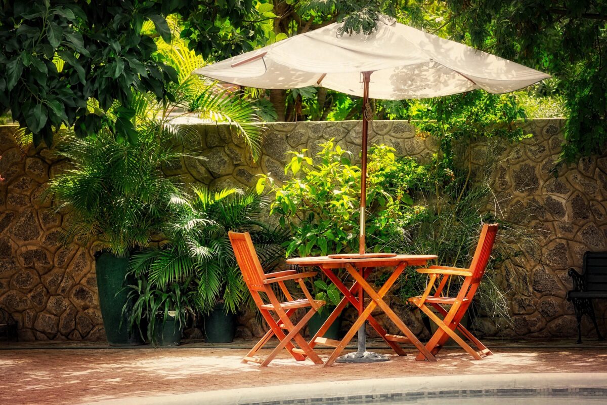 Geschützt im Garten relaxen